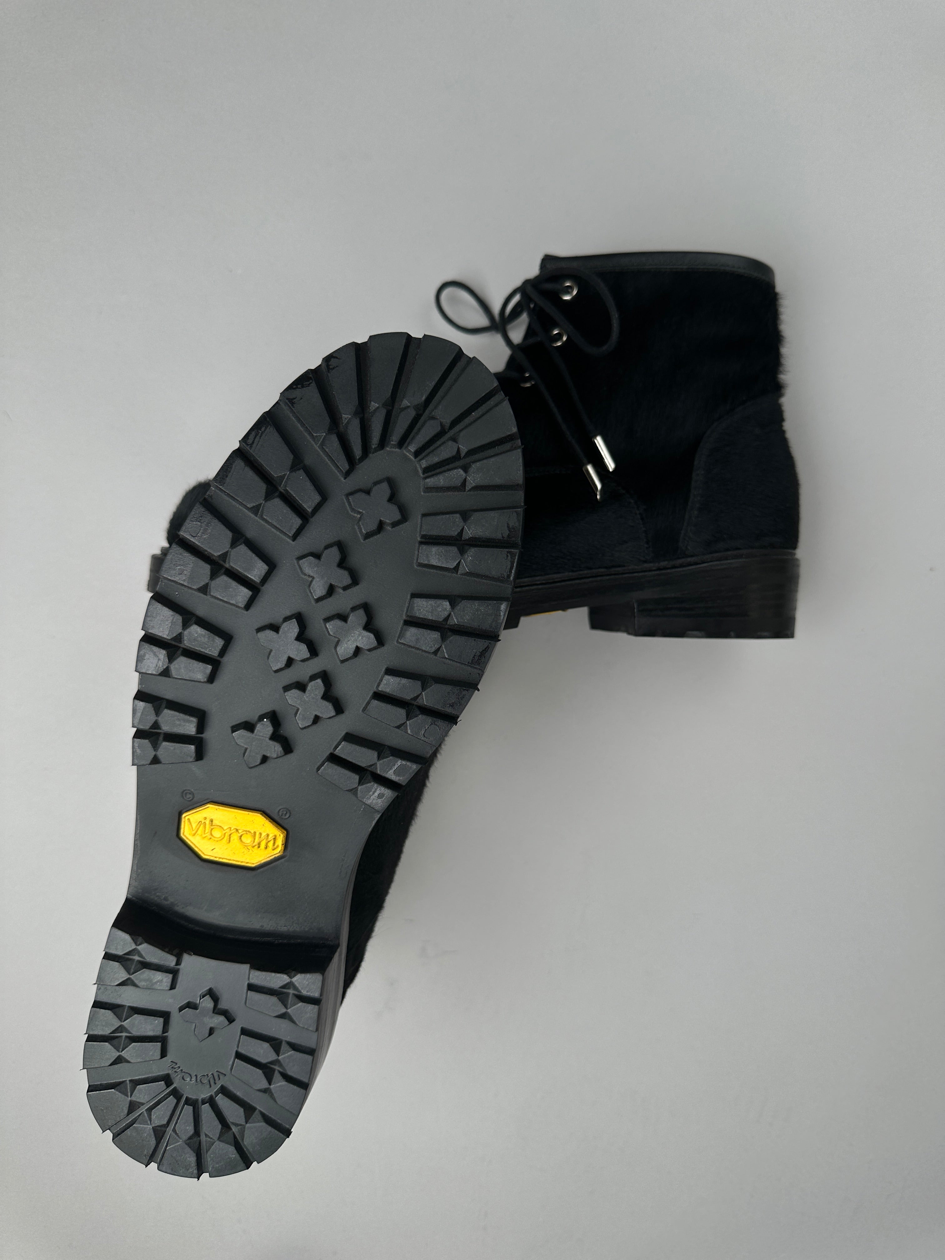 OUTPOST BOOTS